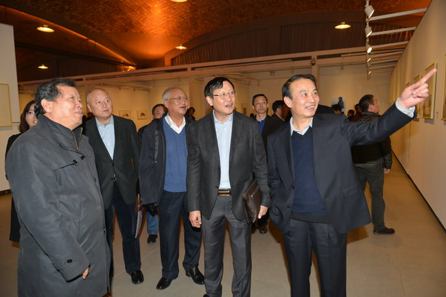 AG8Æì½¢Ìü¡¤(Öйú)¼¯ÍÅ