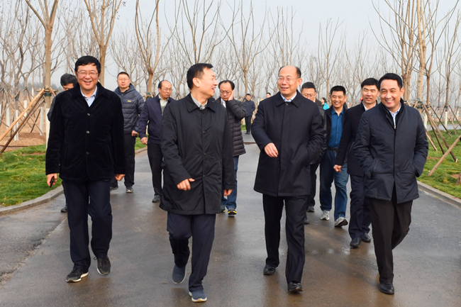 AG8Æì½¢Ìü¡¤(Öйú)¼¯ÍÅ